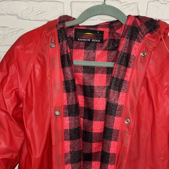 Rainbow bridge red raincoat with black red checkered lining size small women’s - Picture 2 of 3